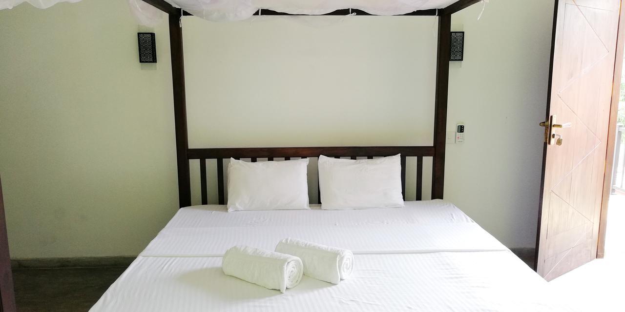 Ocean Voyage Hotel Tangalle Exterior photo