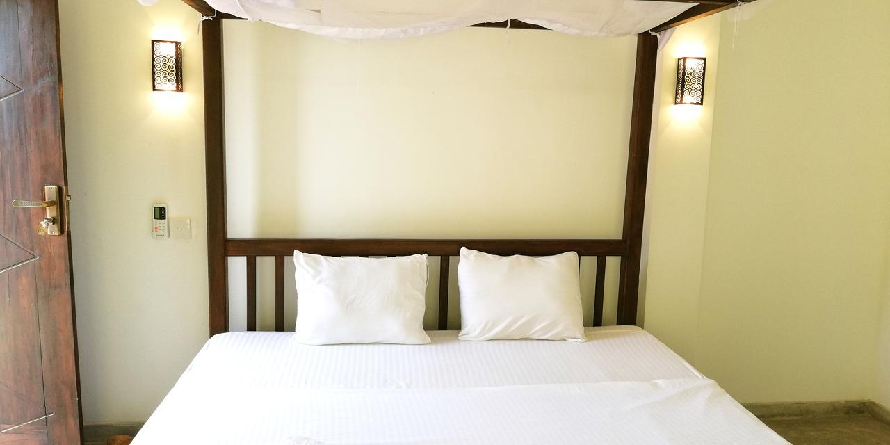 Ocean Voyage Hotel Tangalle Exterior photo