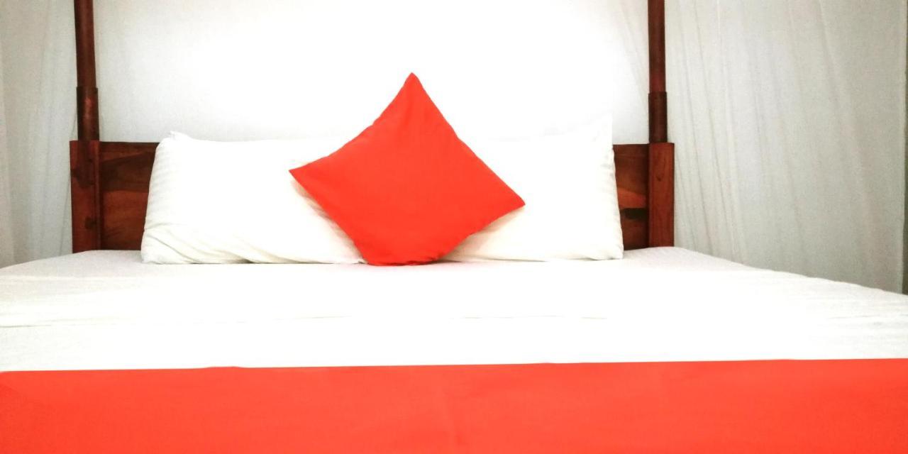 Ocean Voyage Hotel Tangalle Exterior photo